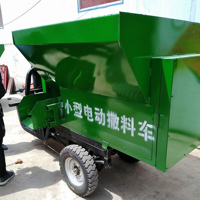 电动撒料车