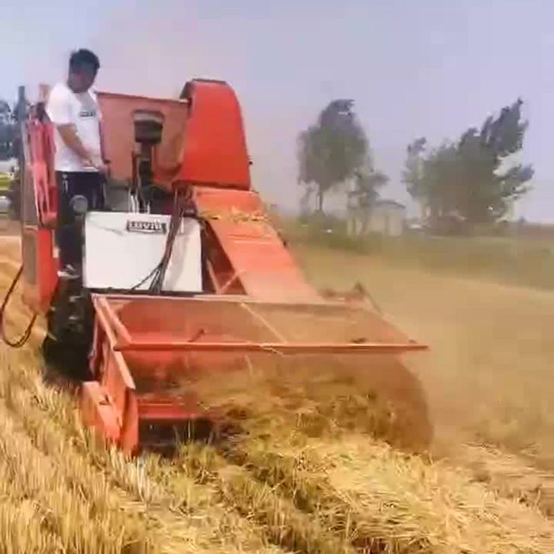 方捆捡拾机视频